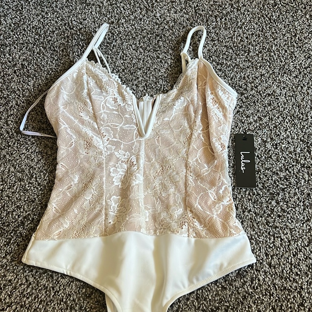 Lace body suit